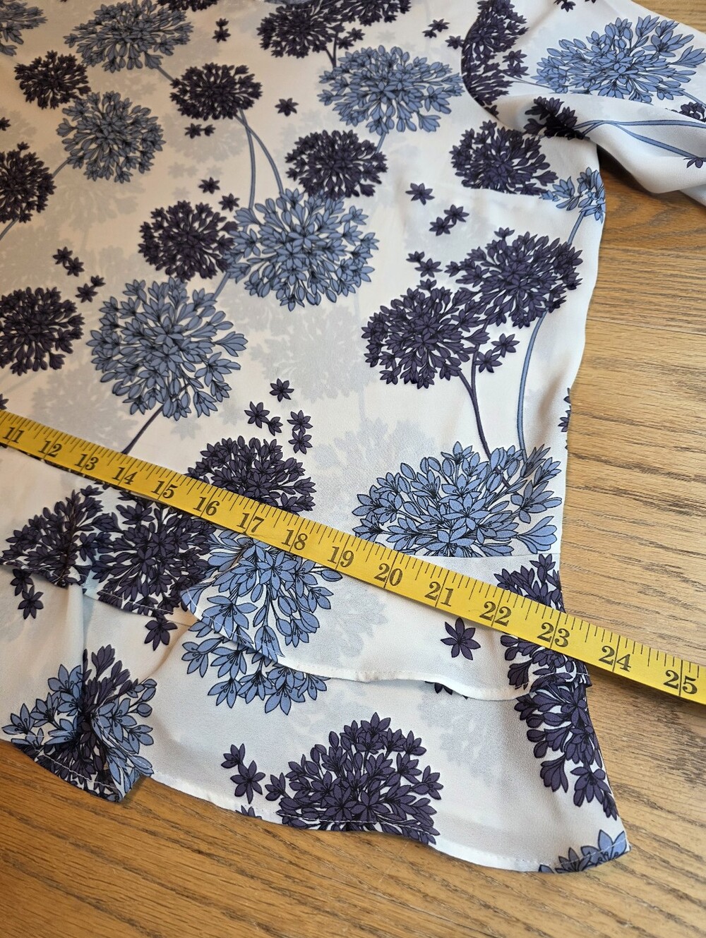 A.N.A. A New Approach White/Blue Hydrangea Bell Tiered Sleeves Blouse Size XL - Picture 12 of 16